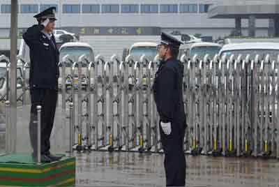 保安首先是保人民平安(图1)